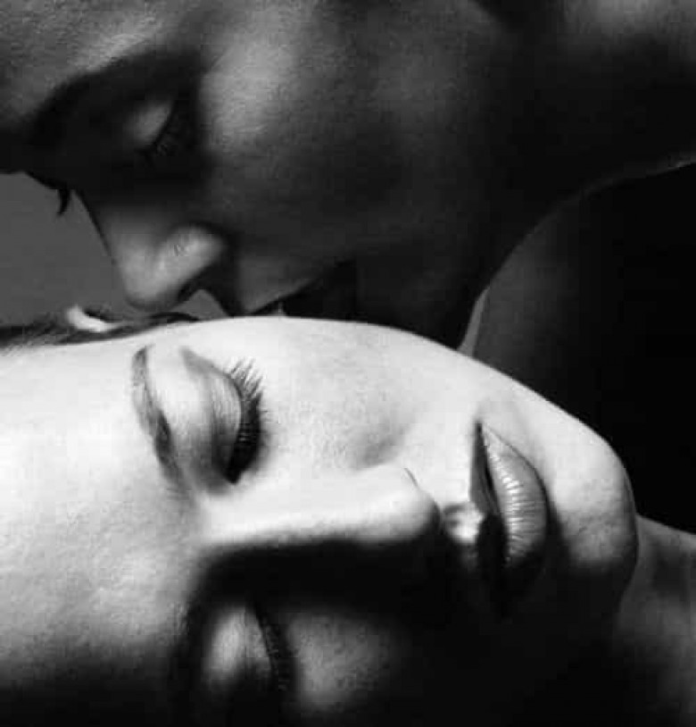 Но ее приласкали. Но ее приласкали. У тебя что новая тетрадь нет я стираю ее. Я стираю лаской. Но ее приласкали.