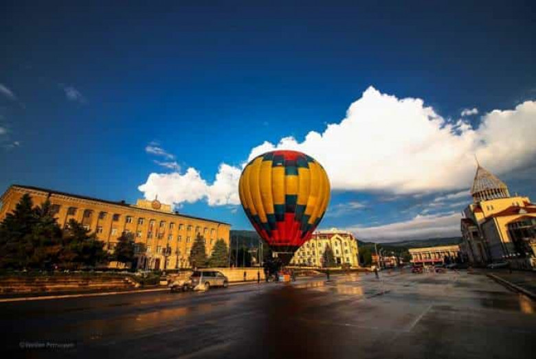 Улица арцаха. Гостиница Армения Степанакерт. Улица Арцах в Америке. Fest Armenia. Creative Armenia.