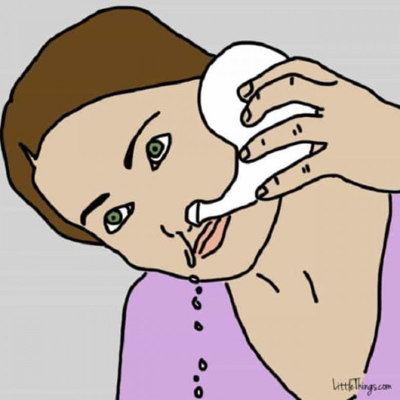 Как правильно промывать нос шприцом видео